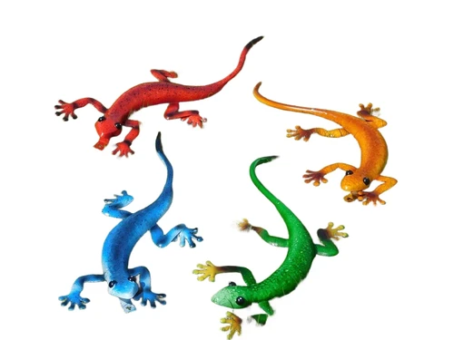 Gecko in colour - hand-painted - metal - wall deco