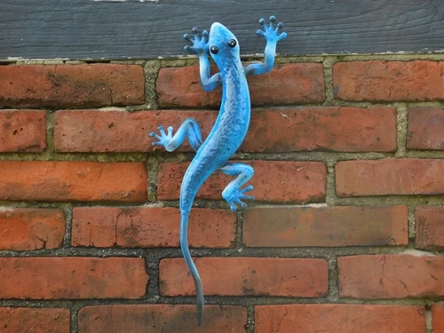Gecko in colour - hand-painted - metal - wall deco