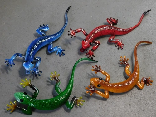 Gecko in colour - hand-painted - metal - wall deco