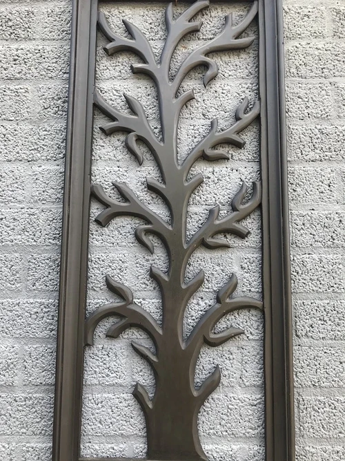 Prachtig wandornament koloniaal hout gesneden ''boom
