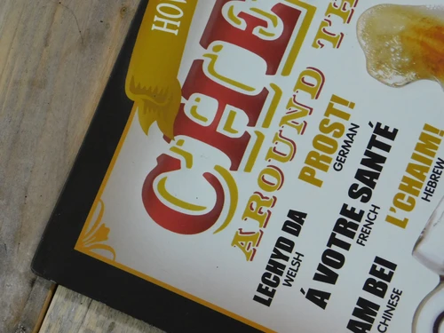 Wandbord Bier - ''Proost'' in vele talen - Metaal