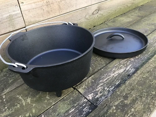 1 fire pot, iron, capacity 4 liters