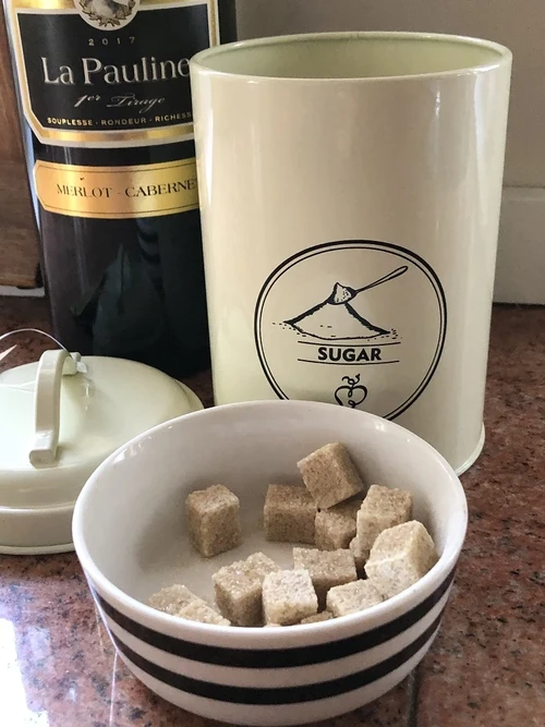 Beautiful decorative storage tin for sugar