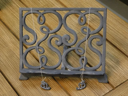 Elegant (cookery) book stand – Cast iron – Grey