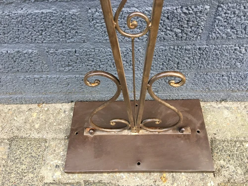 Welcome sign metal on stand, wrought iron brown