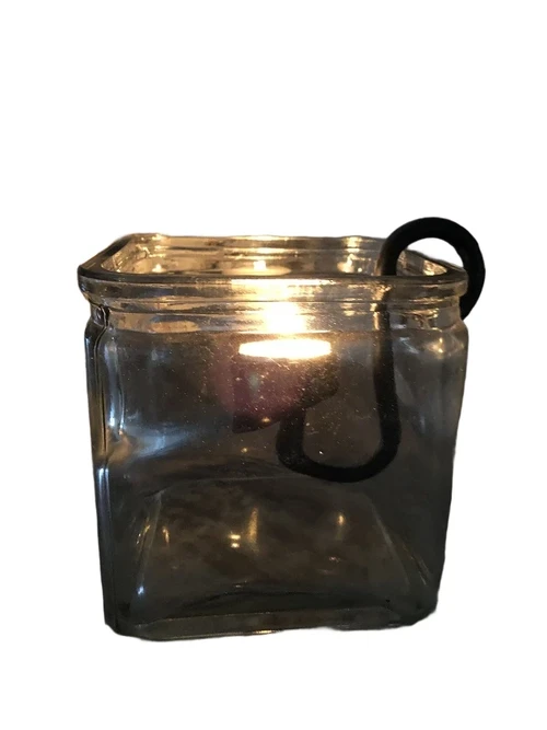 Candlestick hanging in decorative glass, very attractive!!
