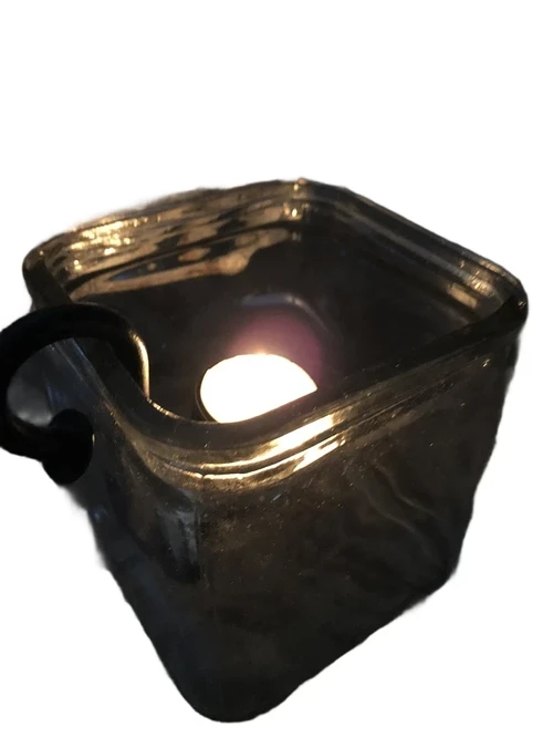 Candlestick hanging in decorative glass, very attractive!!