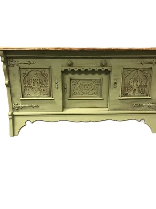 Prachtig middeleeuws kasteel dressoir met prachtig hout snijwerk, geweldig fraai en uniek stuk!!