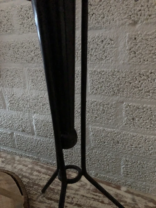 Prächtige stehende Metall-Schlossfackel mit Krone