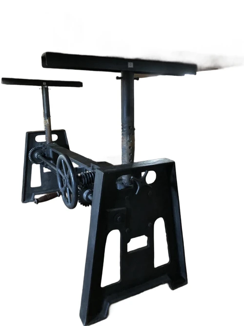 UNIEK EN HEEL FRAAI IS DEZE BOOMSTAMTAFEL MET GIETIJZEREN ONDERSTEL, IN HOOGTE DRAAIBAAR !!
