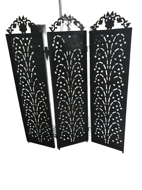Heavy iron divider for indoor and garden use, beautiful!