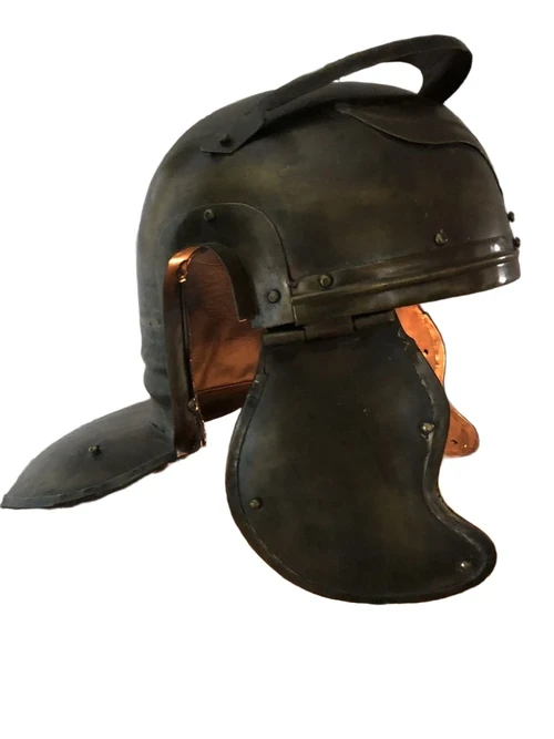 Ritterhelm kupfer-grün-metall, mit klappbaren Ohrenschützern, alter Zustand!