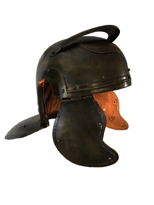 Ritterhelm kupfer-grün-metall, mit klappbaren Ohrenschützern, alter Zustand!