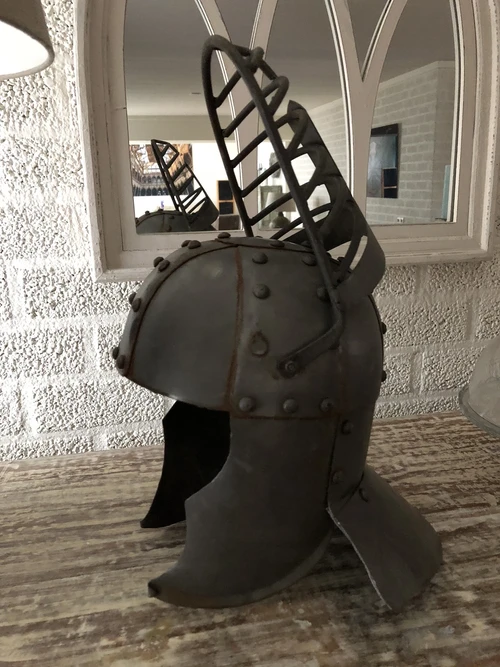 Ridderhelm oud metaal, met klapbaar gezichtsscherm, oud!