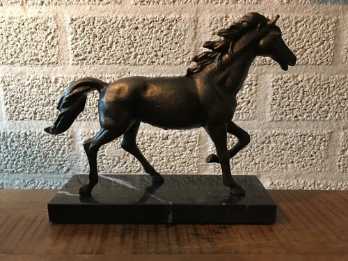 1 horse sculpture , solid cast iron, bronze -look, LAST ONE!!