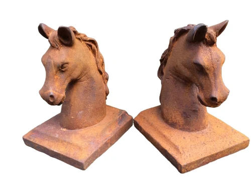 Boekensteunenset gietijzeren paardenhoofden