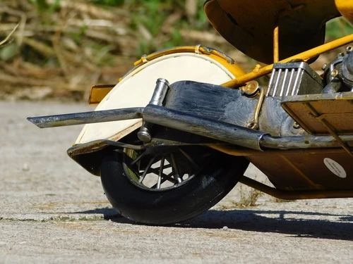 Handmade motorbike - metal - yellow
