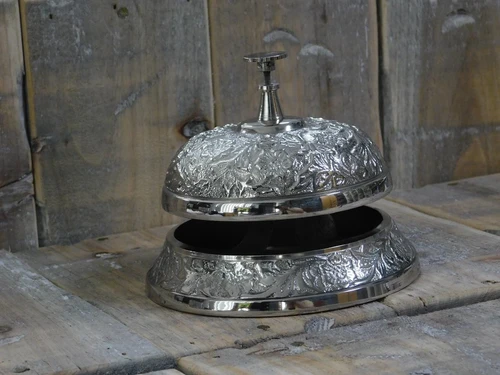 Anmutige Tischglocke – Nickel – Klassisch und elegant