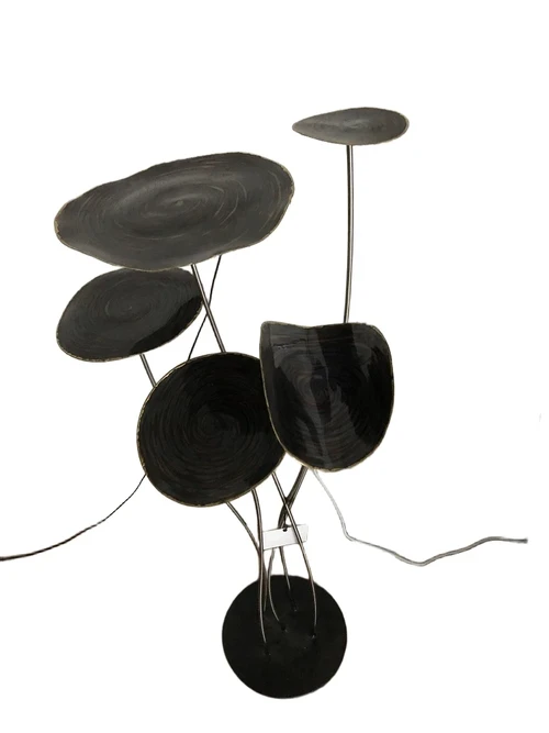Beautiful metal tops with mother-of-pearl finish on stand, very beautiful!!