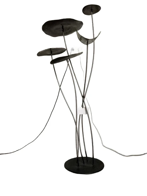 Beautiful metal tops with mother-of-pearl finish on stand, very beautiful!!