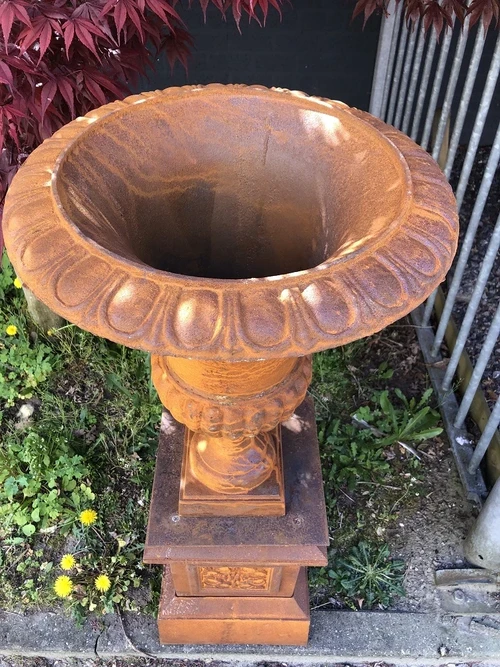 Classic Garden Urn - Cast Iron - 63 cm High - Rust Finish