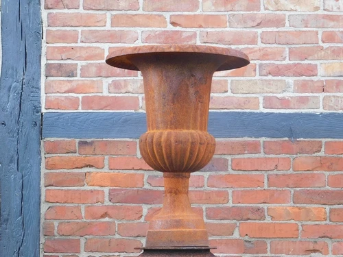 Garden vase cast iron X - on iron pedestal very fine and beautiful design