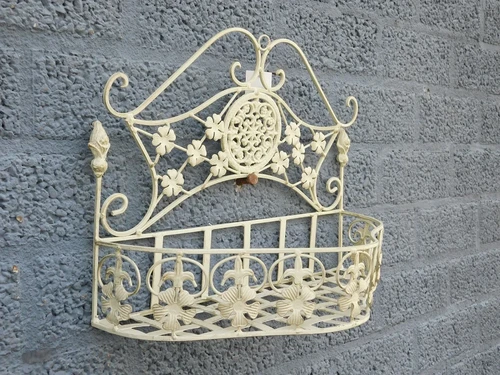 Wall rack, wrought iron, cream white, with 1 storage layer, flowers, plant rack.