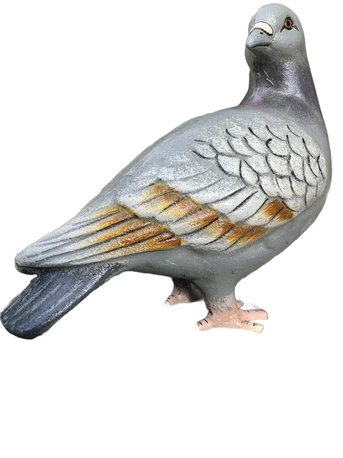 Leuk beeld, in kleur, van een duif, gemaakt van gietijzer, fraai.