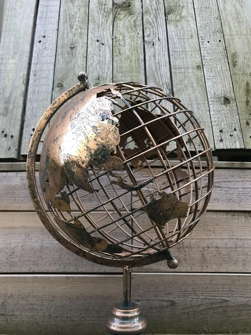 Metal globe, gold/black look, beautiful decorative item, Last one!