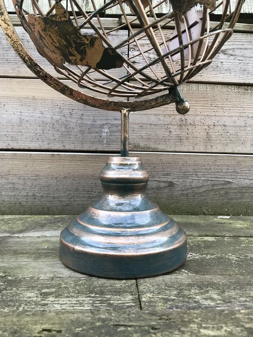 Metal globe, gold/black look, beautiful decorative item, Last one!