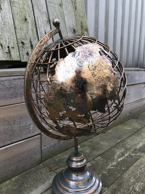 Metal globe, gold/black look, beautiful decorative item, Last one!