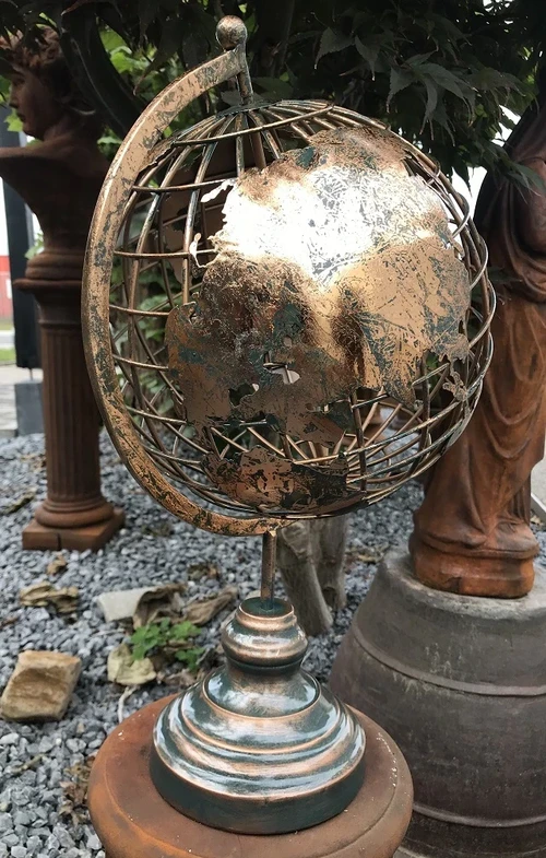 Metal globe, gold/black look, beautiful decorative item, Last one!