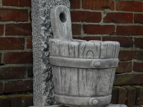 Fountain with Bucket - 80 cm - Stone