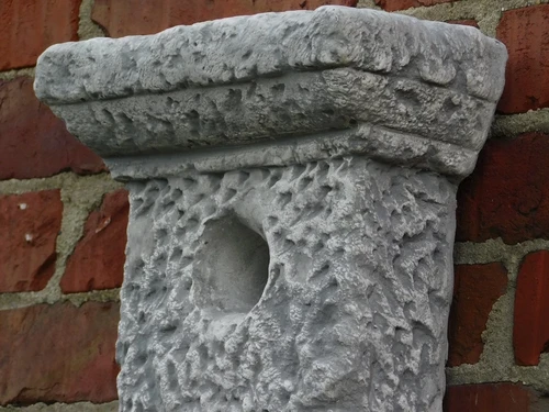 Fountain with Bucket - 80 cm - Stone