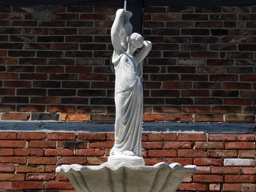Fountain with Woman - 170 x 80 cm - Stone