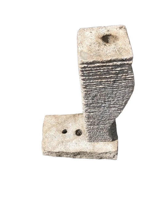 Granit-Wasserlauf, Ornament, Doppelständer, Teichornament, Wassertreppe.