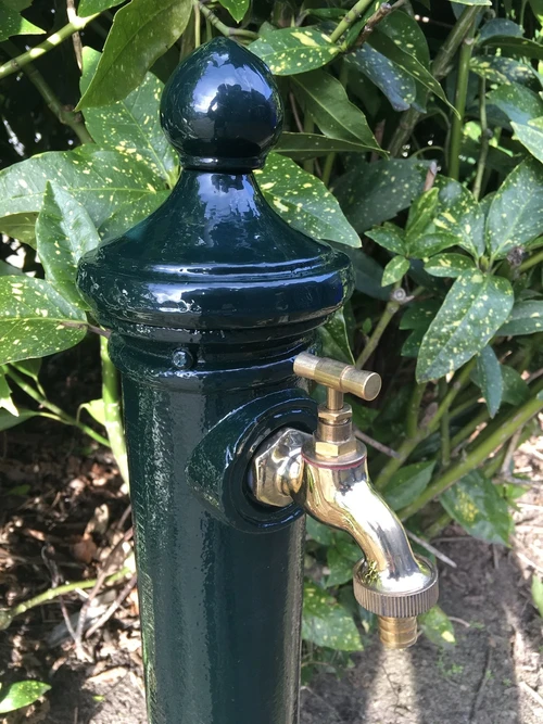 1 kraan als een staande fontein, aluminium groen incl. messing kraan, Laatste!