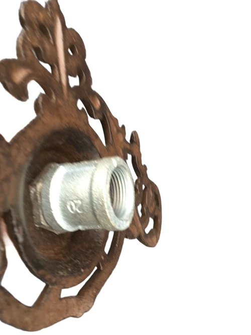Waterkraan met wandornament gietijzer bruin, super mooi in afwerking!!