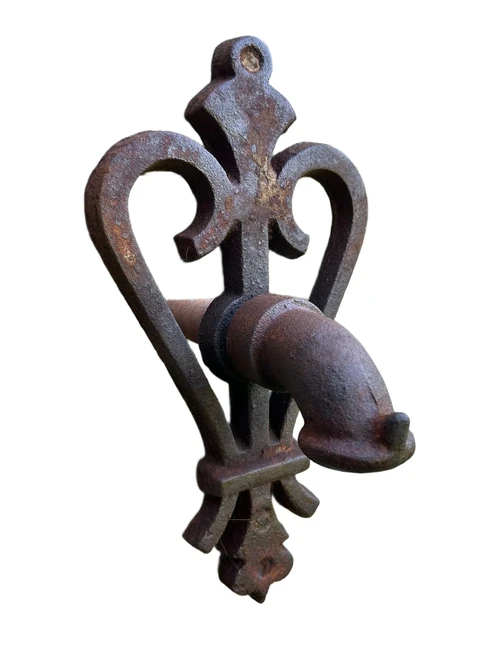 Gargoyle for Wall Fountain - Heart crown + Neptune - Cast iron