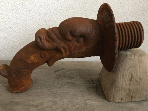 Gargoyle, Wandbrunnen, Wasserspeier, Fabelfisch Gusseisen