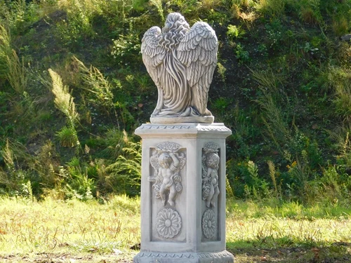 Angel with Wings on English Pedestal - 113 cm - Stone