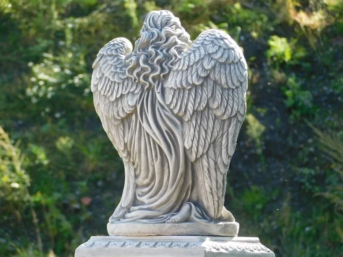 Angel with Wings on English Pedestal - 113 cm - Stone