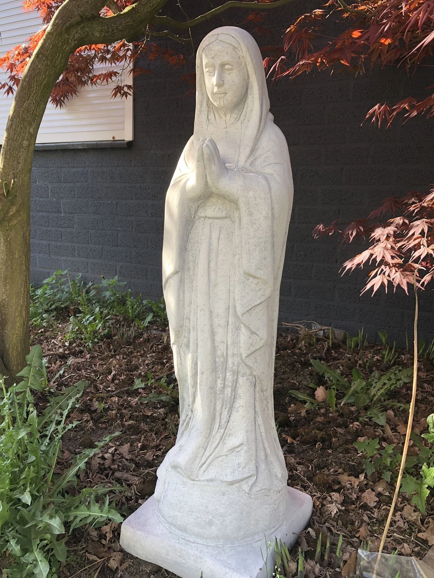 Mother Mary / Mother Mary, large full stone statue.