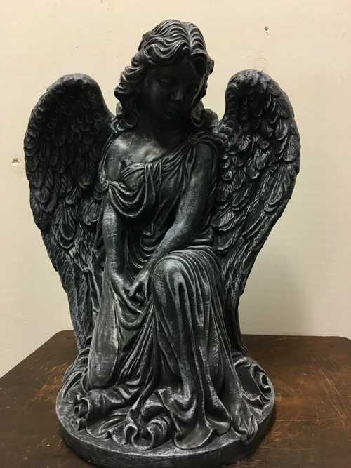 Beautiful angel, full of stone, dark color, a real eye-catcher!!