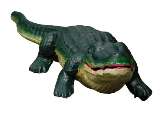 Gusseisenstatue eines Krokodils, in Farbe, schönes Bild