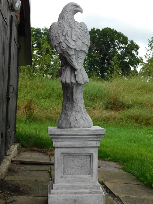 Adelaar Op Sokkel - 165 cm - Steen