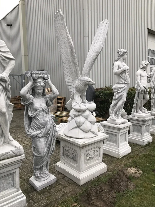 Eagle XL on Pedestal - 240 cm - Solid Stone