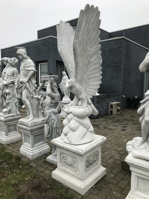 Eagle XL on Pedestal - 240 cm - Solid Stone