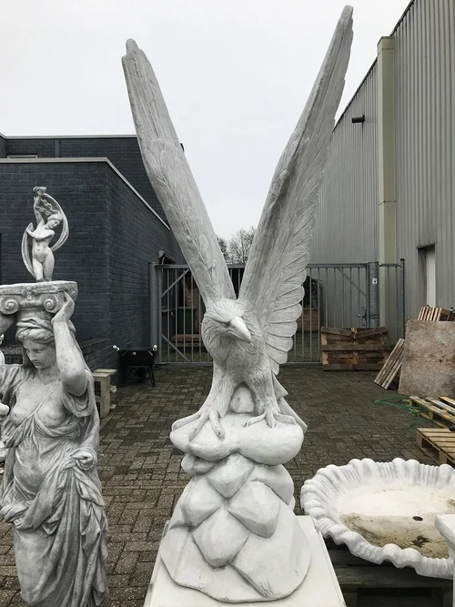 Eagle XL on Pedestal - 240 cm - Solid Stone