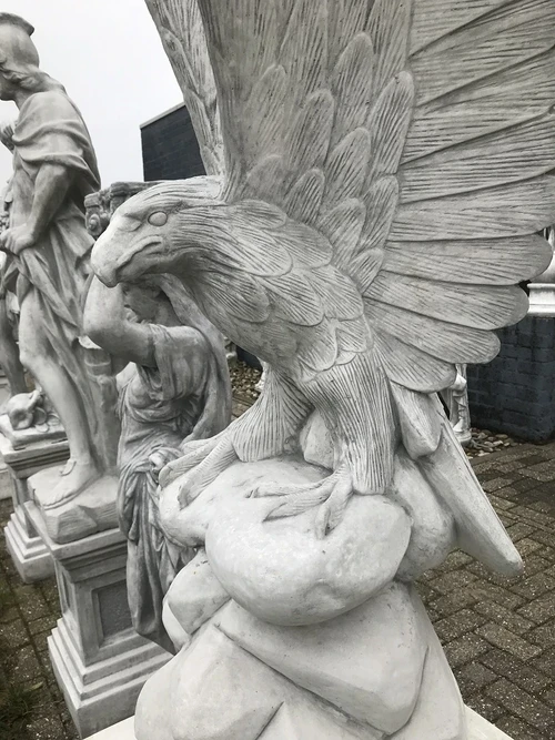 Eagle XL on Pedestal - 240 cm - Solid Stone